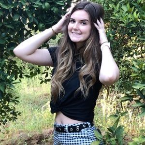 Meet your Posher, Elizabeth